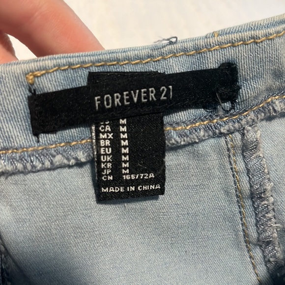 light wash Jean skirt, size M - Picture 3 of 3